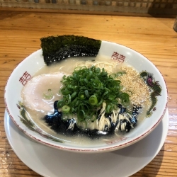 まろやか豚骨White