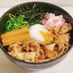 濃厚醤油まぜそば(温玉付)