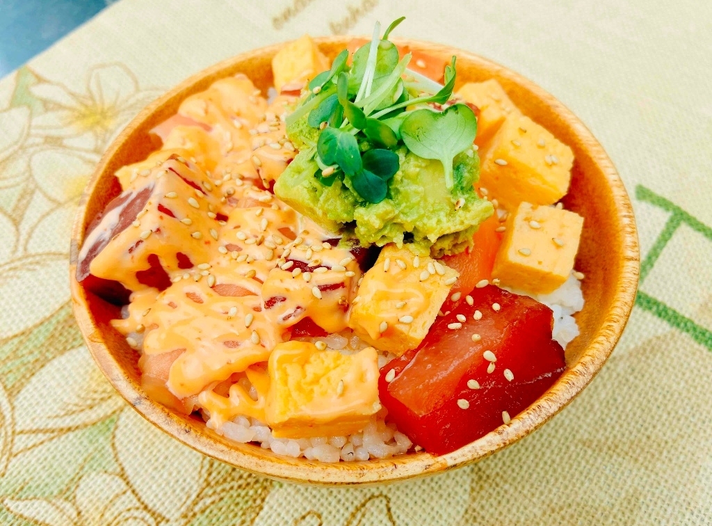 ハワイアンスパイシーポキ丼