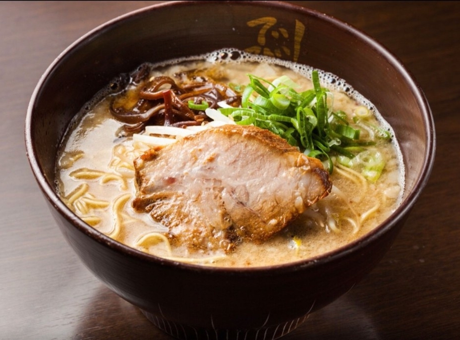 醤油とんこつらーめん