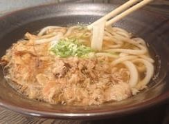 名物　肉かすうどん