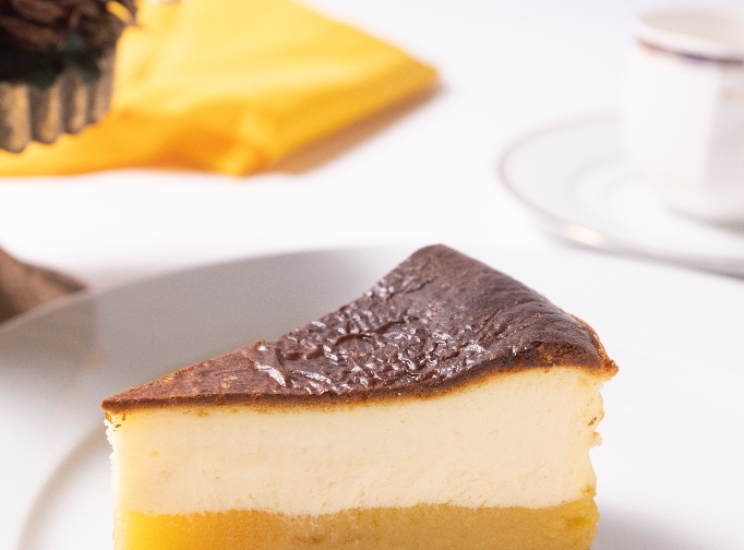 金蜜芋のバスクチーズケーキ