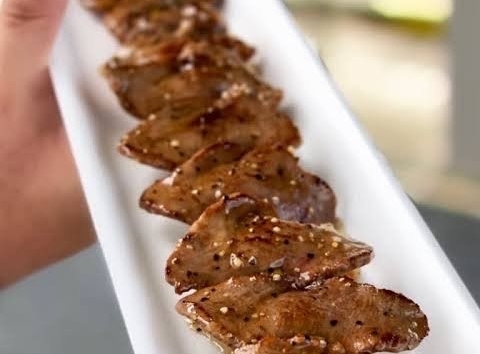 長いタン串焼き