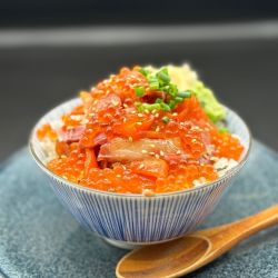 日本海！海鮮漬けいくら丼