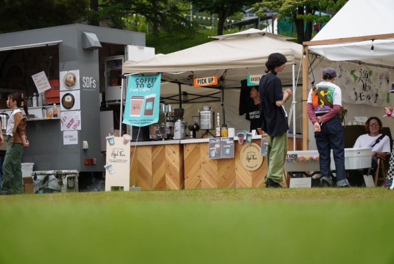 High-Five COFFEE STAND