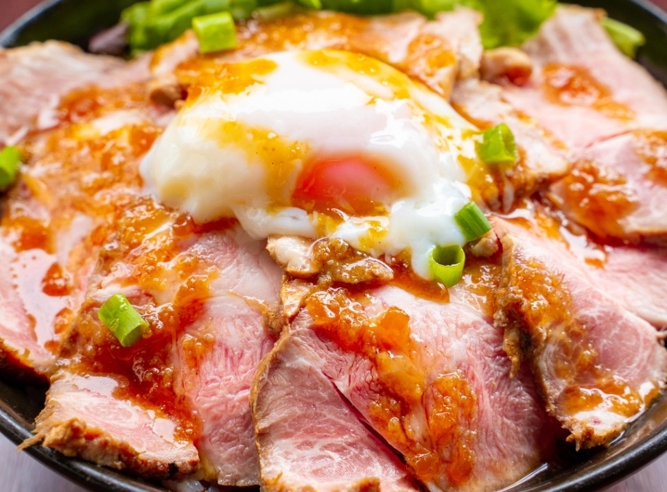 炙りローストポーク丼