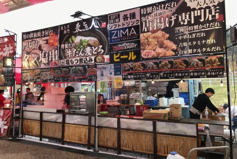 男の鉄板焼き屋台