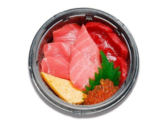 本マグロ大トロ入り三色丼