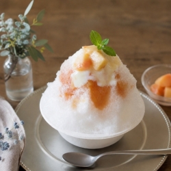 Pêche Shake( 笛吹産 完熟桃のピーチシェイク)