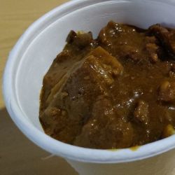 「肉山」さんとコラボした旨辛カレーパスタ