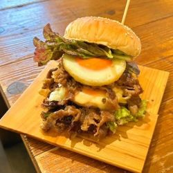 絶品！すき焼きバーガー　〜メガスペシャル★〜