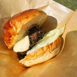 牛タンバーグバーガー