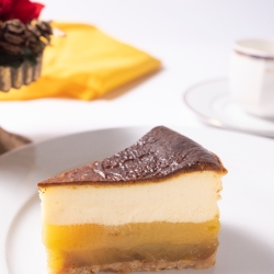 金蜜芋のバスクチーズケーキ