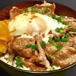 温玉牛カルビ丼