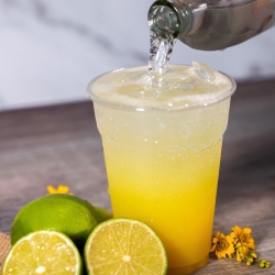 生搾りシークワーサーソーダ