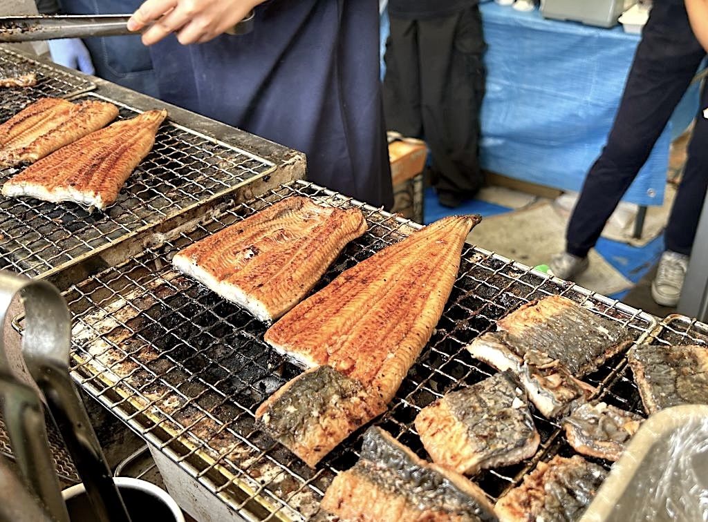 フェス飯史上最高額？　池澤の極上うな重をフェスで舌鼓。