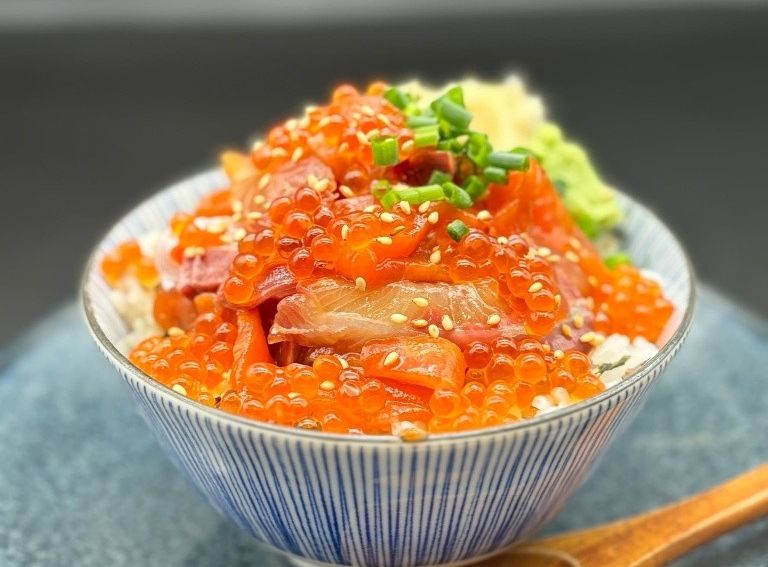 日本海！海鮮漬けいくら丼