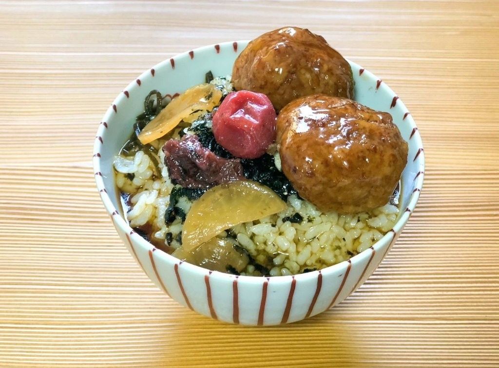 料亭の味　梅茶漬け　ふんわり鶏肉団子のせ