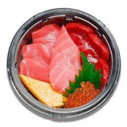 本マグロ大トロ入り三色丼