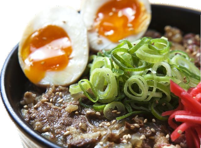 とろける牛すじ丼