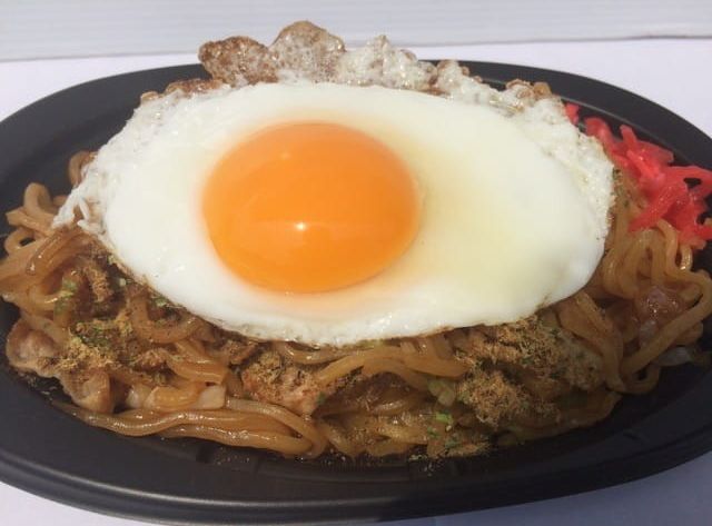 富士宮やきそば目玉焼きのせ