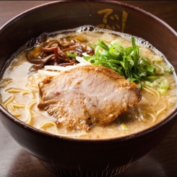 醤油とんこつらーめん