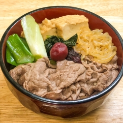 料亭の味　梅すき焼き丼（31日は販売なし）