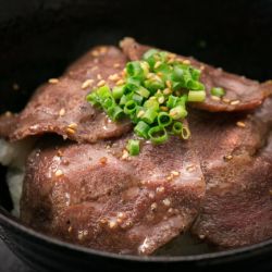 牛タン塩丼