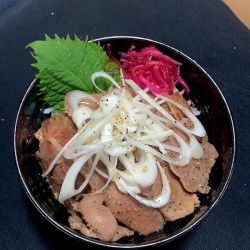 ネギ塩タン丼