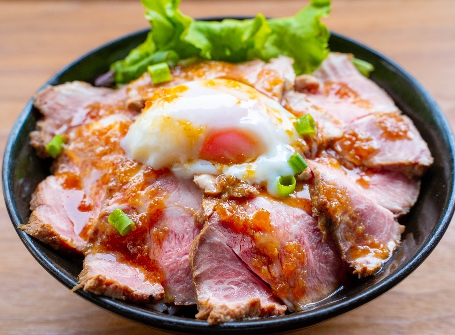 炙りローストポーク丼