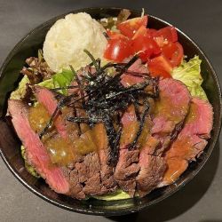 夢正牛の熟成ハラミステーキ丼（わさびグレイビーソース）