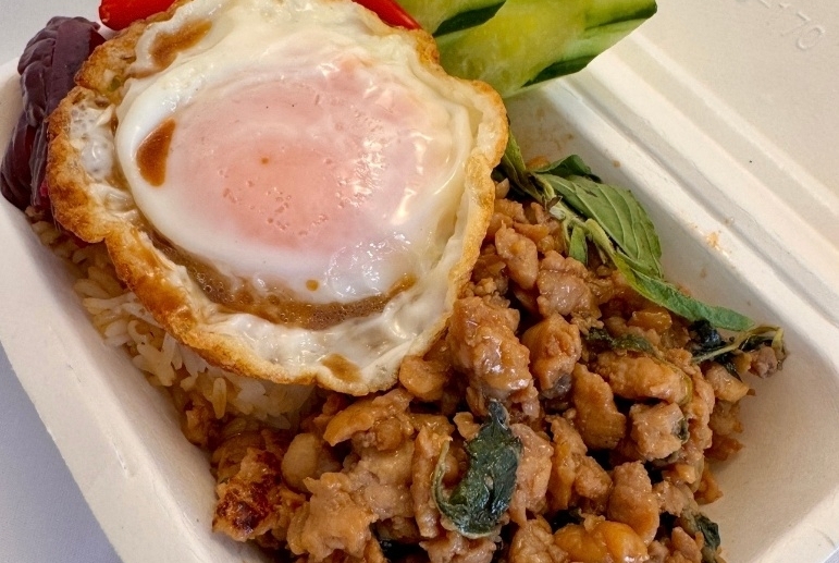 タイ屋台ごはんモンタナ