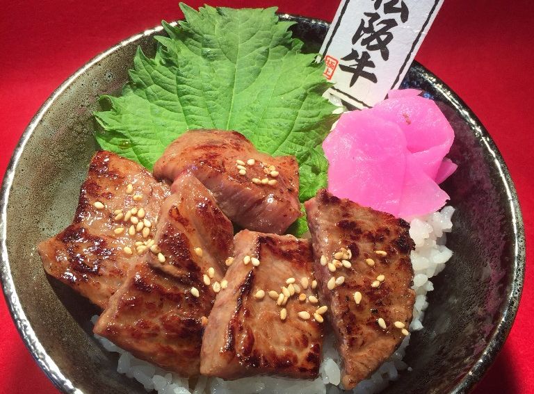 松阪牛ステーキ丼