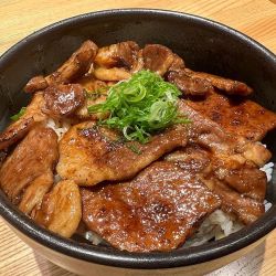 あぐー豚丼