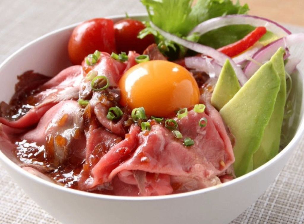 炙り牛たたき丼