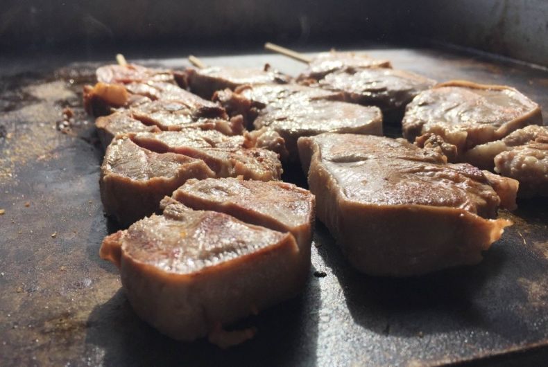 男の鉄板焼き屋台