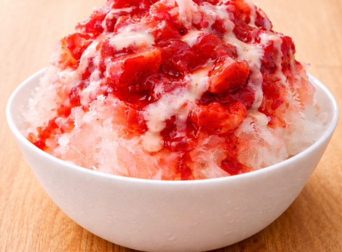 果肉とろける苺のかき氷