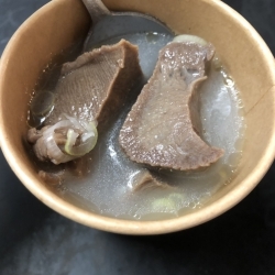 牛タンスープ