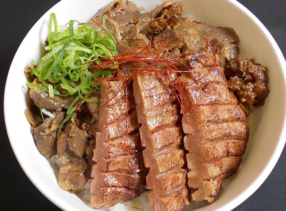 牛たんのっけ丼