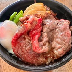 牛炙り焼きすき丼