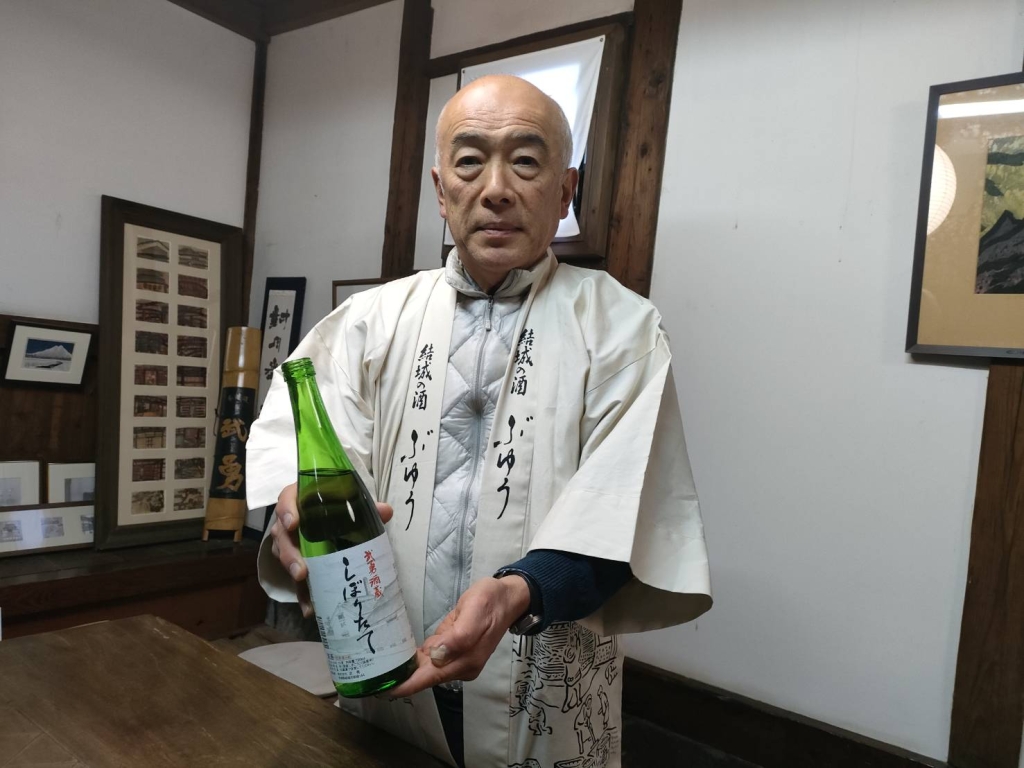 代表の保坂さんと「しぼりたて」